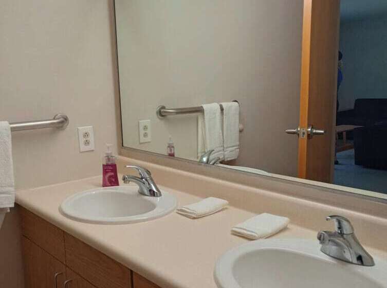 هاستل The Saints Suites At Nccc