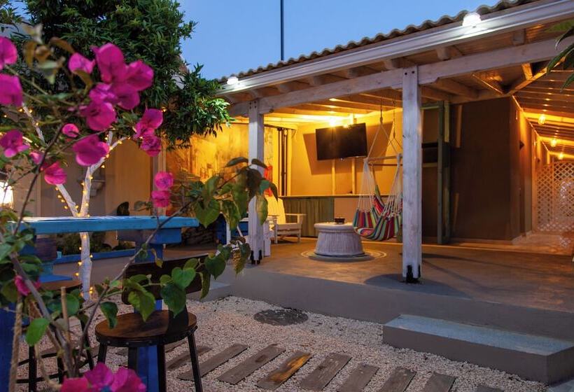 تختخواب و صبحانه Via Polonia   Boutique Studios Corfu