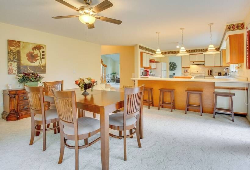Family Friendly Cadillac Home W/ Golf Course Views