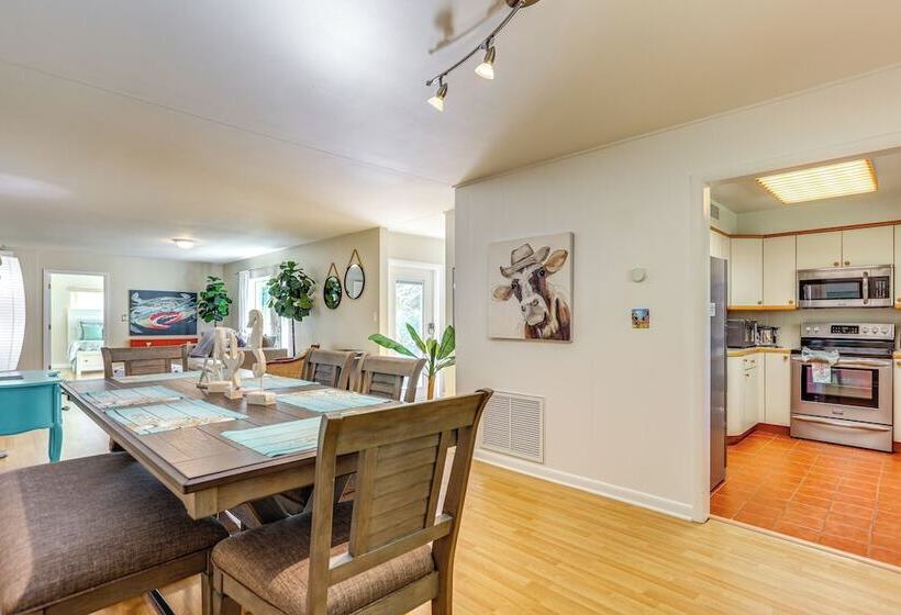 Fort Pierce Home W/ Grill: Half Mi Walk To Beach!