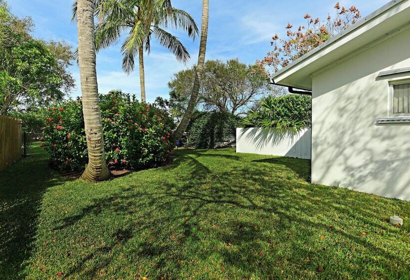 Fort Pierce Home W/ Grill: Half Mi Walk To Beach!