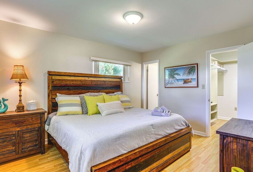 Fort Pierce Home W/ Grill: Half Mi Walk To Beach!