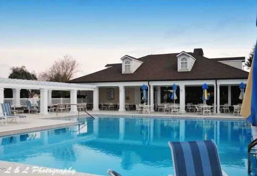 Georgetown   Centrally Located 3/2 Designer Home