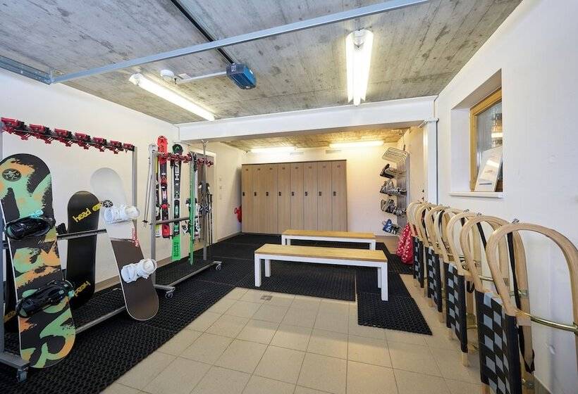 Hotel Grischuna Mountain Lodge