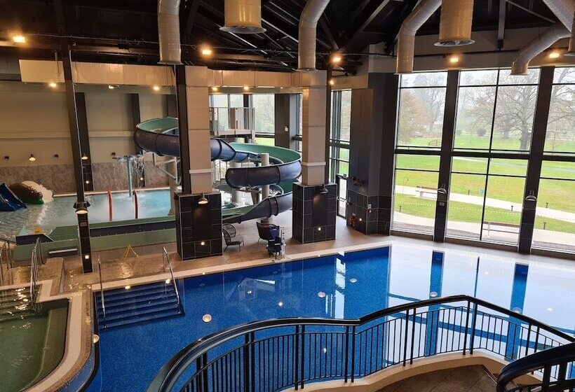 בית מלון כפרי Lochside Lodge Retreat   Stunning Lakeside Escape