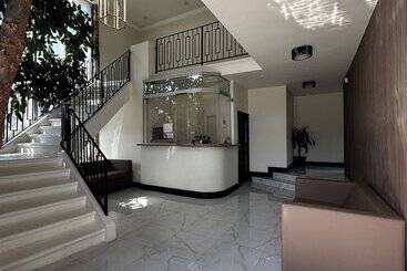 هتل Lyfe Inn & Suites By Aga Beverly Hills