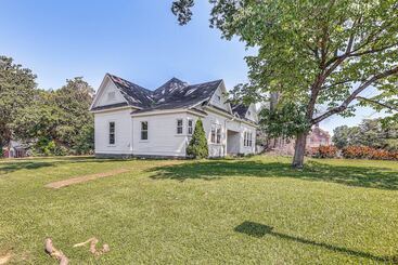 Jackson Family Home ~ 5 Mi To Downtown!