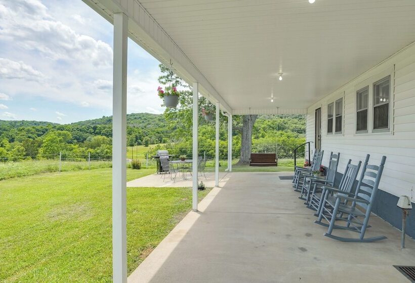 Milton Valley Stay  W/ Valley View & Porch Swing!