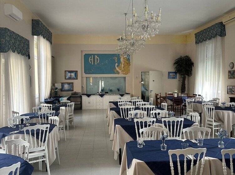 پانسیون Room In Guest Room   Versilia Mare Amore 1923