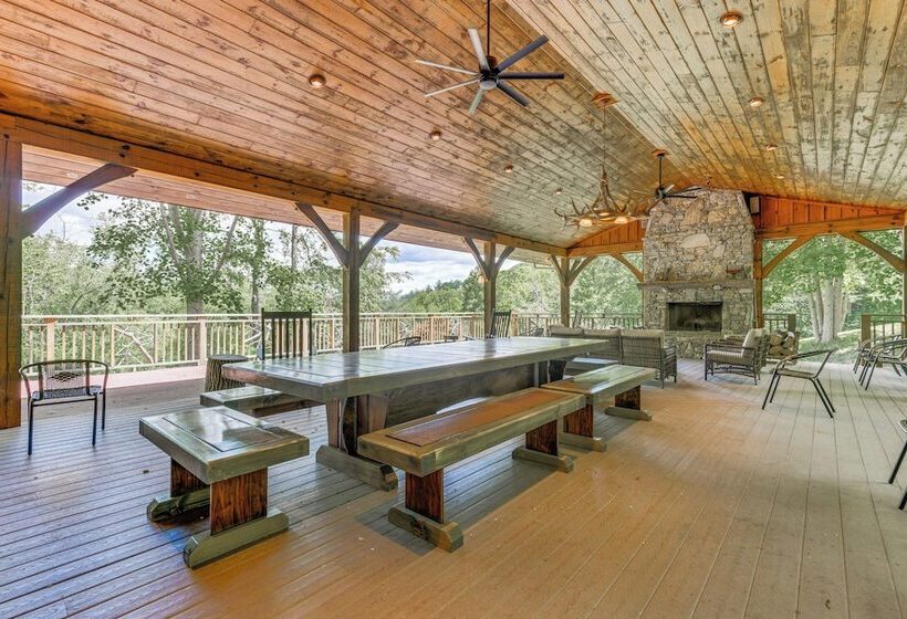 Pet Friendly Waynesville Cabin W/ Deck & Mtn Views