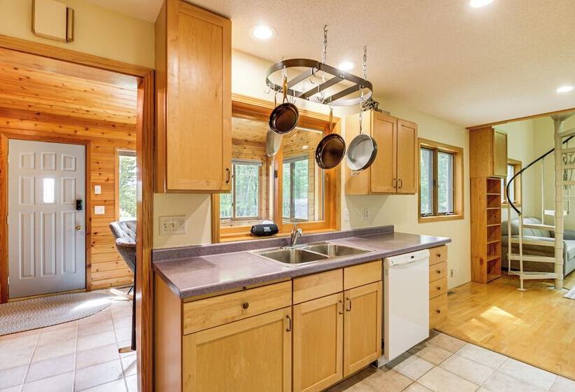 Lakefront Brainerd Escape W/ Games: Dogs Allowed!