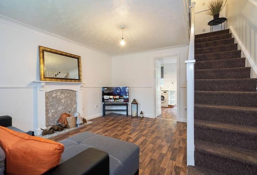 اقامتگاه 2 Bed House In Digbeth/parking/families/contractor