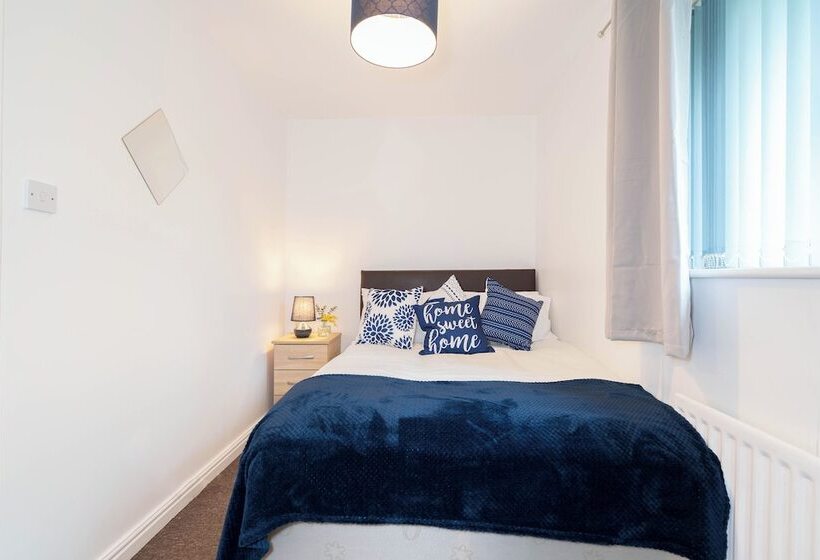 اقامتگاه 2 Bed House In Digbeth/parking/families/contractor
