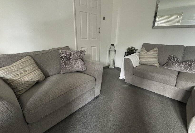 اقامتگاه Romford Cozy Retreat