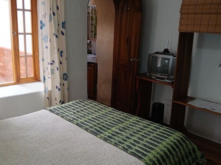 استراحتگاه Tambo Inti Hosteria