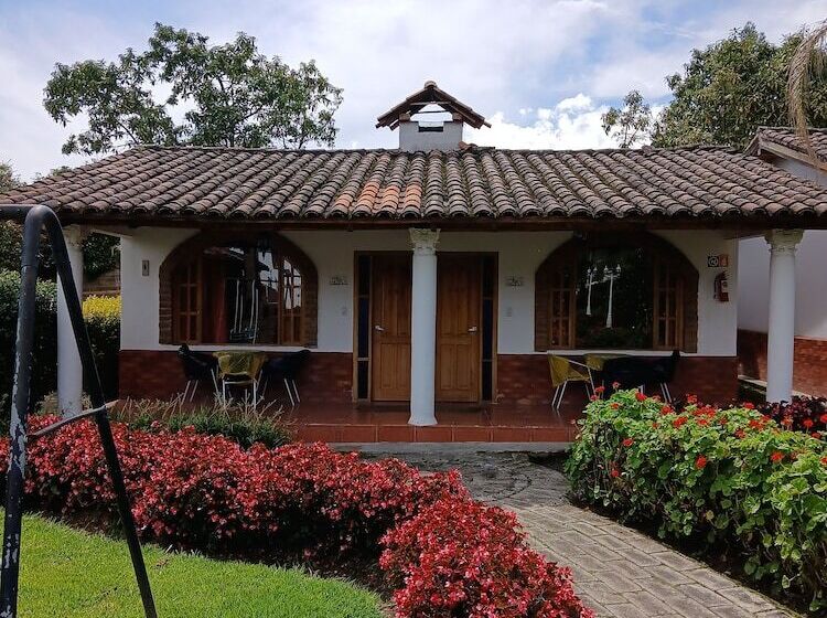 استراحتگاه Tambo Inti Hosteria