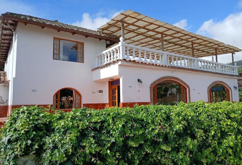 استراحتگاه Tambo Inti Hosteria