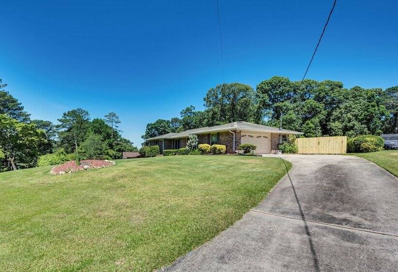 Stonecrest Family Home: Close To Panola Mountain!