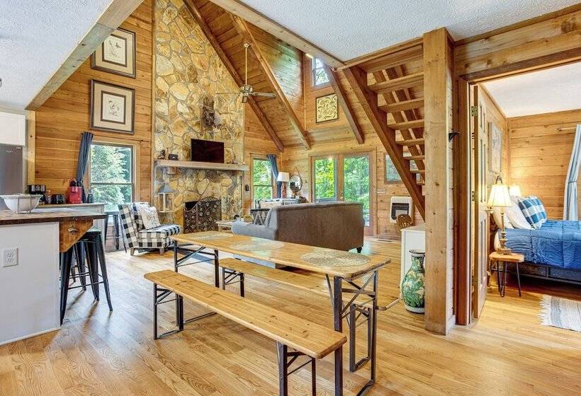 Suches Creekside Cottage W/ Deck & Bbq Grill!
