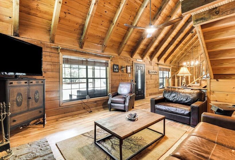 The Cabin At Dukes Creek  W/ Fire Pit & Hot Tub!