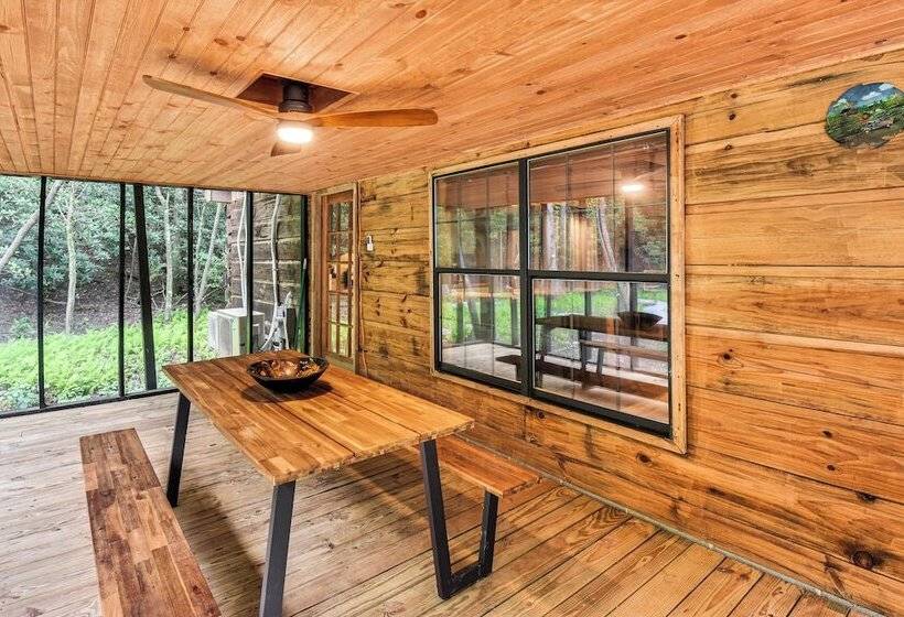 The Cabin At Dukes Creek  W/ Fire Pit & Hot Tub!