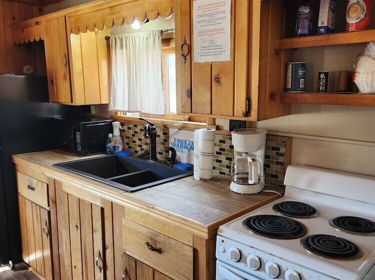 Winmar Cabins