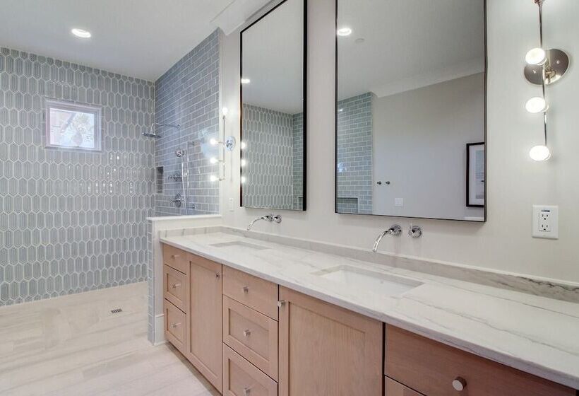 710 Ocean Boulevard Avantstay Oceanfront, Private Pool + Rooftop Deck