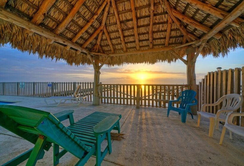 Shared Pool W/ Bay Views, Boat Dock Fishing Big Slough By Avantstay