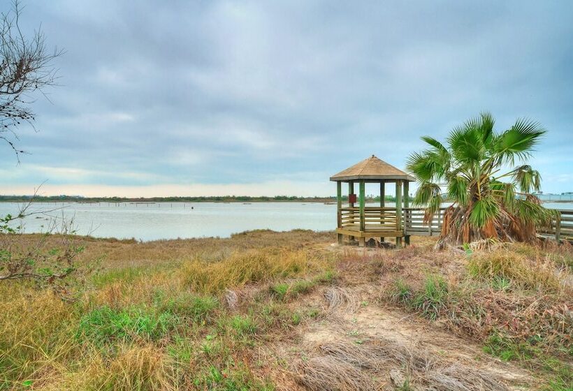 Boots & Beaches Avantstay Golf Cart, Brd Walk