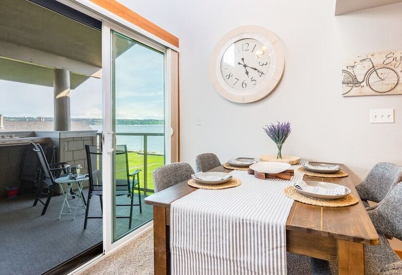 Coastal Chic Beach Condo By Avantstay Balcony