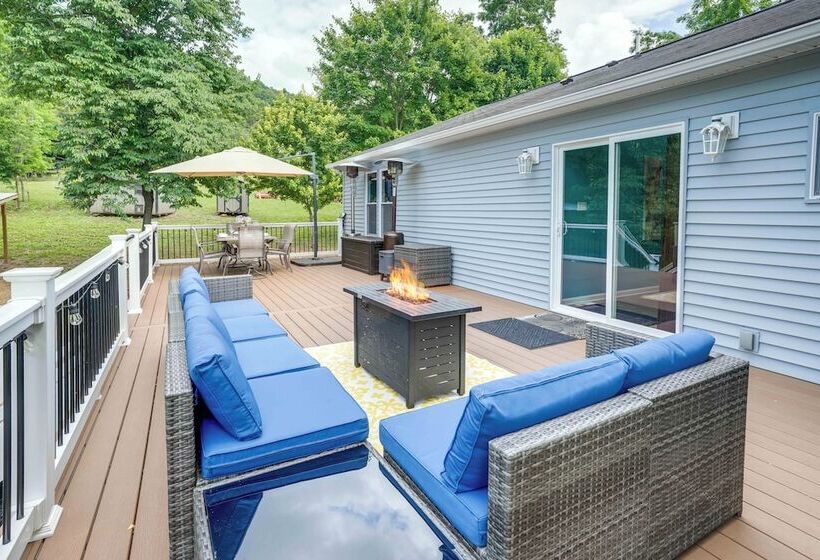 Front Royal Retreat On 3 Acres W/ Mtn Views!