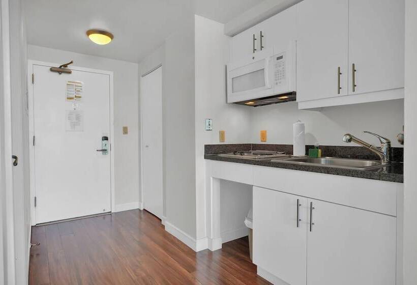 Glamorous Bay View Studio In The Grove