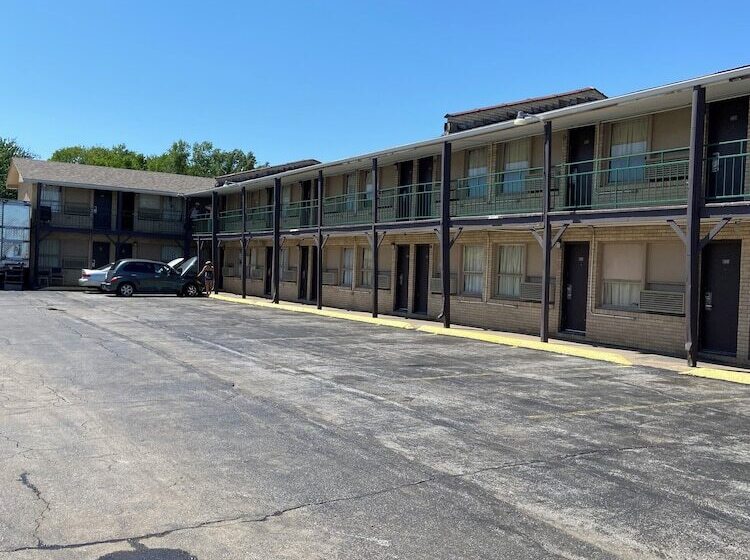 Glenstone Place Extended Stay Motel