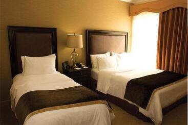 هتل Ucla Guest House
