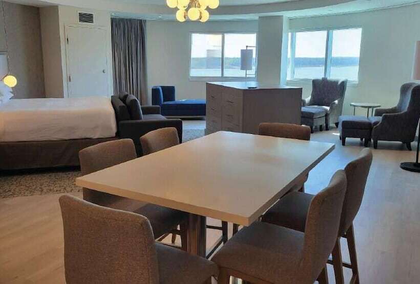 هتل The Riverview