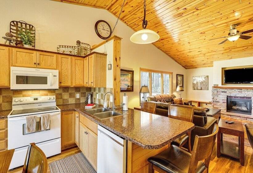 Lead Home In The Mountains W/ Hot Tub + Views!