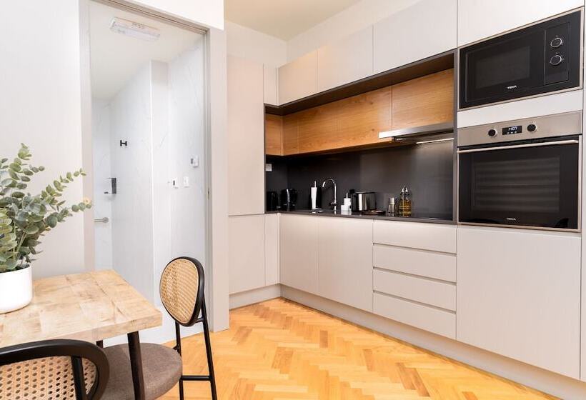 Limehome Porto Rua 31 De Janeiro
