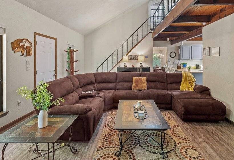 Mountain Must Have By Avantstay Indoor Hot Tub, Game Room & Fire Pit!