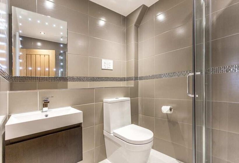 The Sweet Mews   Big & Bright 4bdr Mews Home In Ideal Location