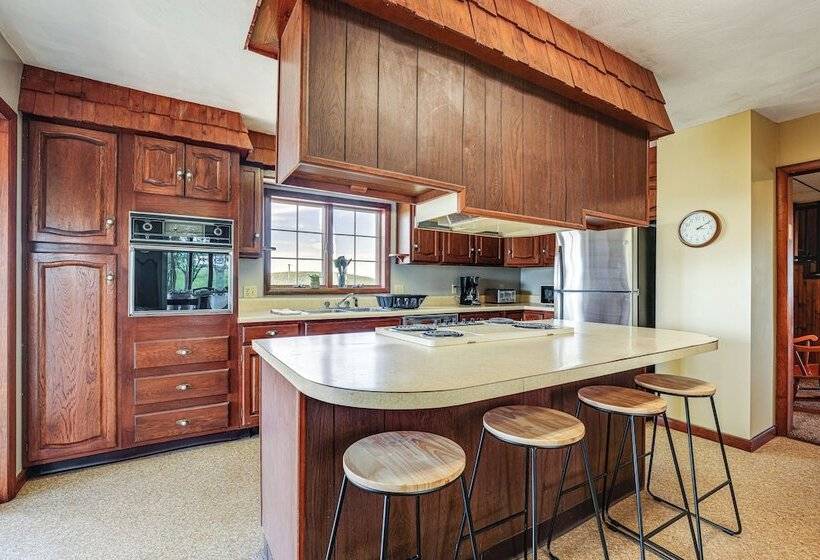 Wellsboro Farmhouse W/ Grill & Fire Pit!