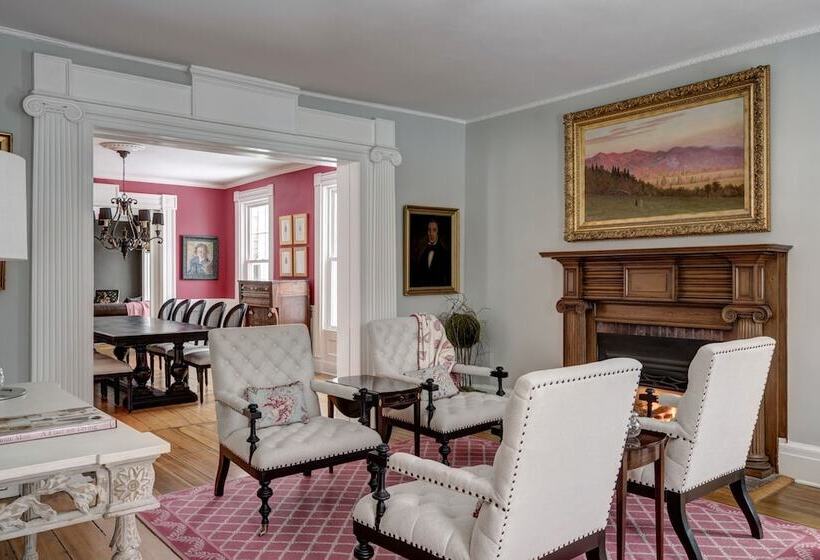 ベッドアンドブレックファースト 34 State Historic Luxury Suites Skaneateles