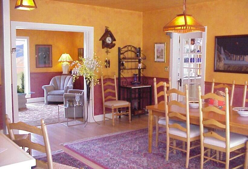 تختخواب و صبحانه Arden Forest Inn