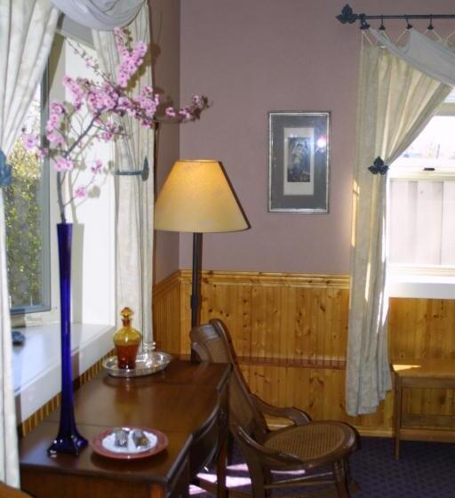 تختخواب و صبحانه Arden Forest Inn