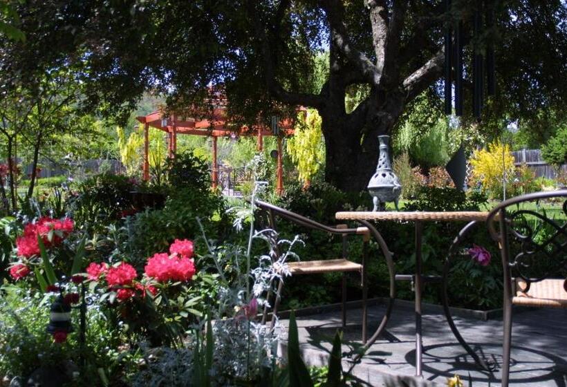 تختخواب و صبحانه Arden Forest Inn