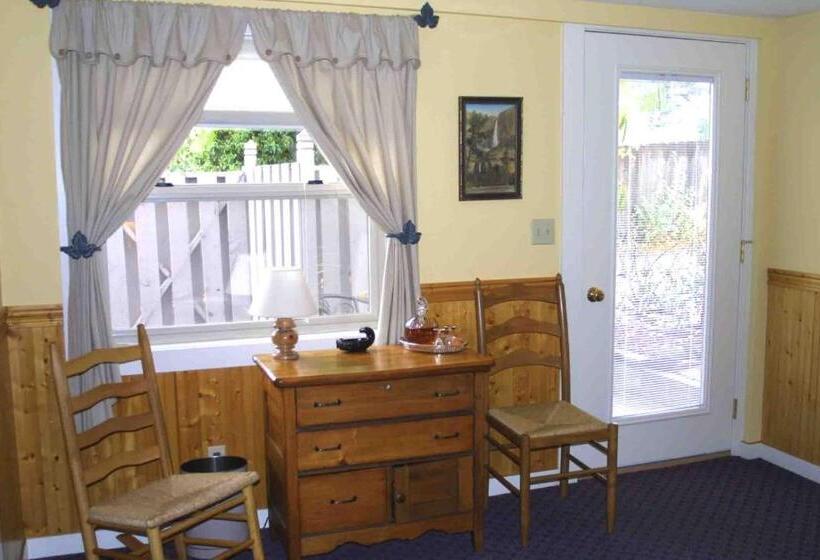 تختخواب و صبحانه Arden Forest Inn