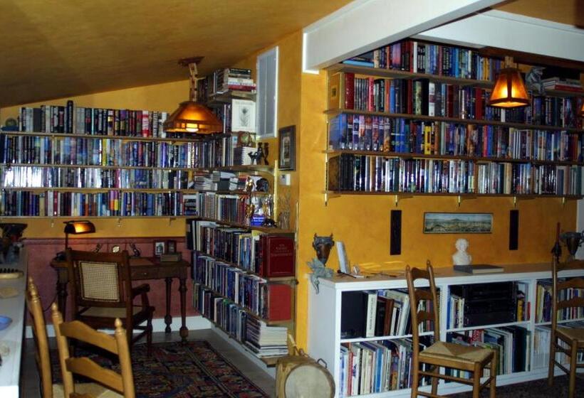 تختخواب و صبحانه Arden Forest Inn