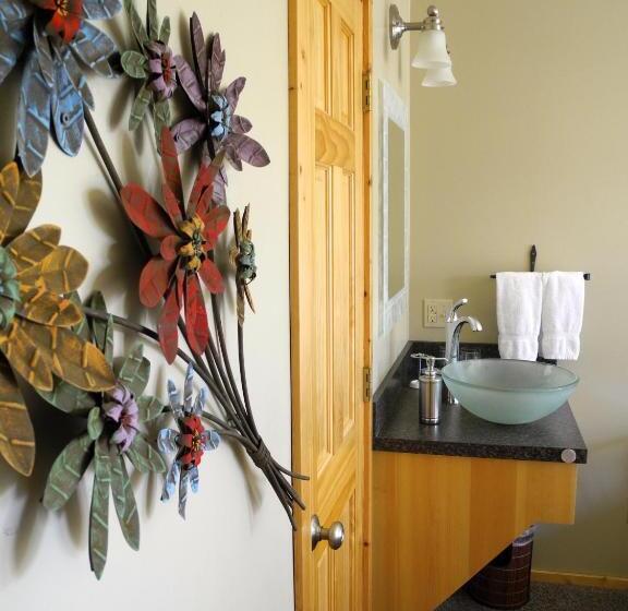 تختخواب و صبحانه Bay Avenue Inn