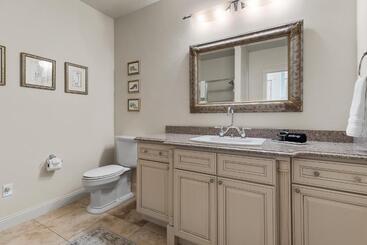 تختخواب و صبحانه Summer Creek Inn