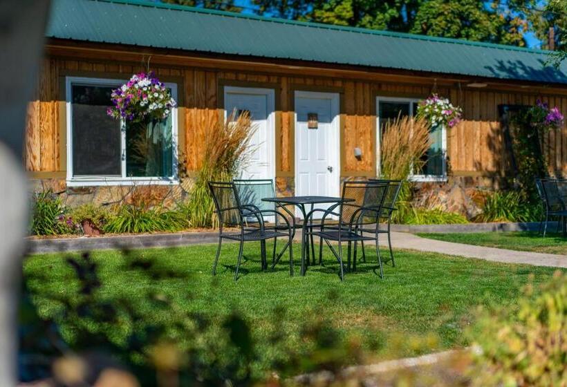 Evergreen Motel