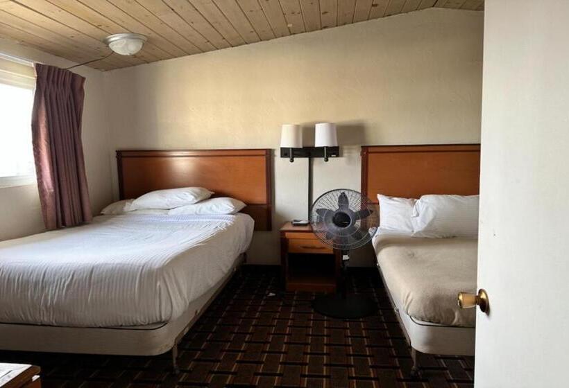 هتل Anchor Bay Inn Near Winchester Bay
